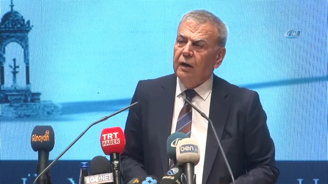 Aziz Kocaoğlu, 'Değişimde ısrarcıyım' diyerek aday olmadığını açıkladı