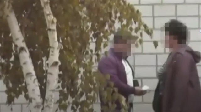 Rusya’da duvarını delen komşularını öldürttü