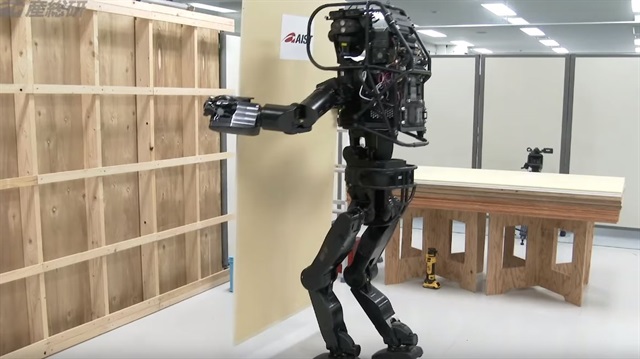 insansi-robot-emlaklobisi