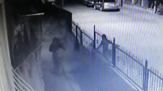 Balkonda asılı elbiseleri çaldılar