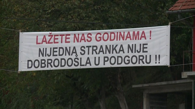Boşnak köyünden siyasilere mesaj: Köyümüze gelmeyin!