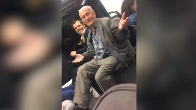 Tramvayda aşka gelen amca Bir ihtimal daha var ile içimizi ısıttı
