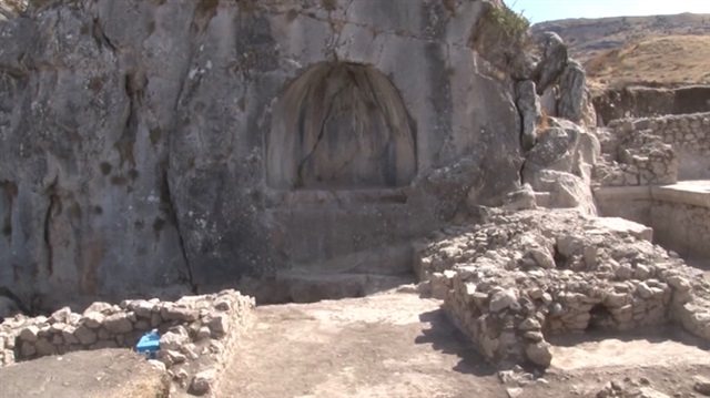 Hititlerin başkentinde Romalılara ait 1800 yıllık havuz ve veranda bulundu