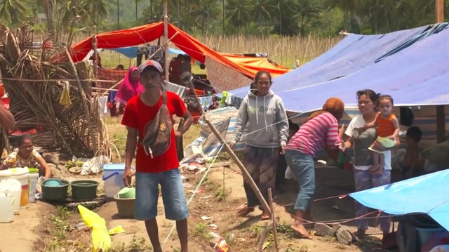Indonesian earthquake-hit village still waiting for aid