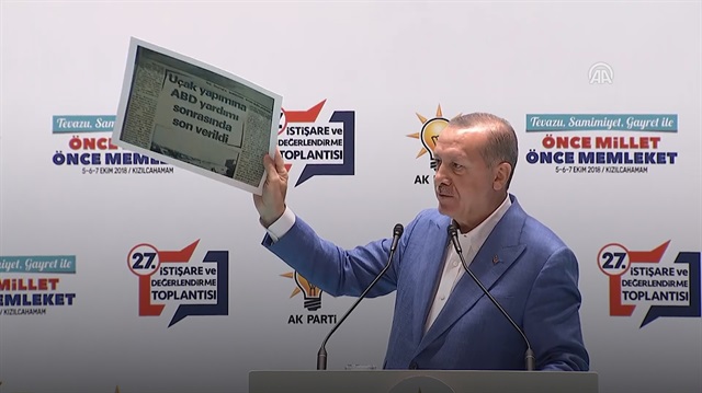 Erdoğan CHPyi gazete küpürleriyle vurdu!