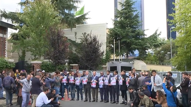 Activists demonstrate in support of missing Saudi journalist