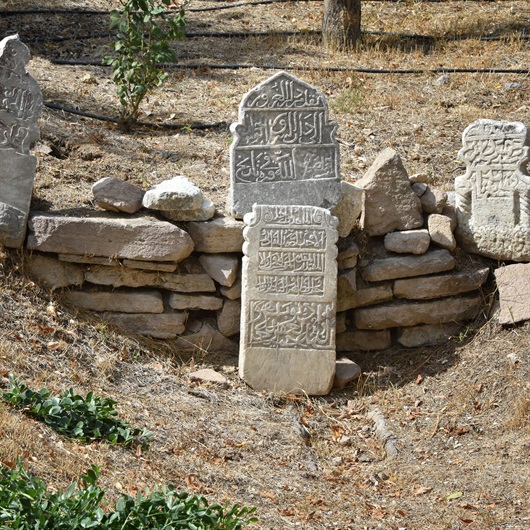 İlk şehitliğin gizemi çözülemedi