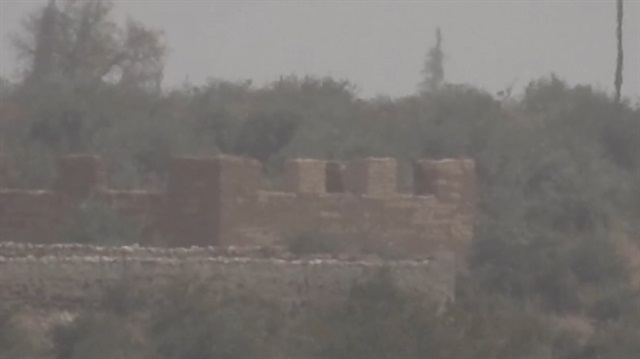 PYD/PKK Münbiç’in etrafına hendek kazıp duvar ördü