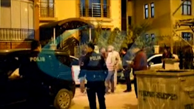 Polisin müdahale ettiği kavgada silahla 4 el ateş açıldı