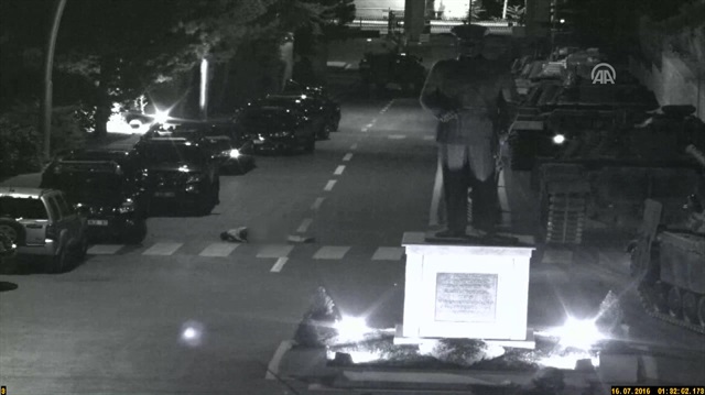 New footage shows putschists martyring civilian in FETÖ coup attempt