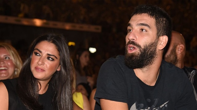 Arda Turan'ın eşi Aslıhan Doğan Turan, haklarında çıkan haberlerden dolayı kimsenin kendilerini üzemeyeceklerini söyledi.