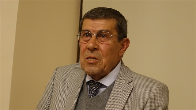 Lüküs Hayat'ı 28 sezon, Cibali Karakolu'nu 25 sene oynayan Göktay, geleneksel Türk tiyatrosuna sahip çıkılmalı diyor.