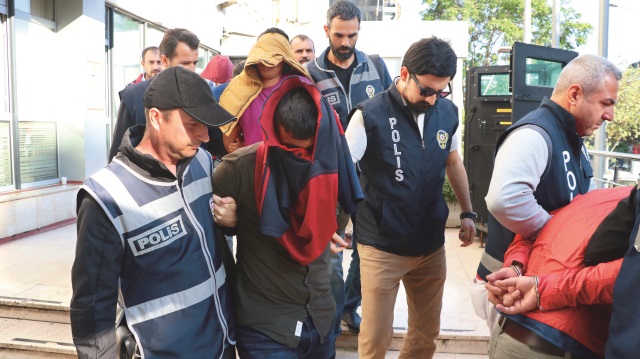 14 şebeke elemanı kıskıvrak yakalandı.