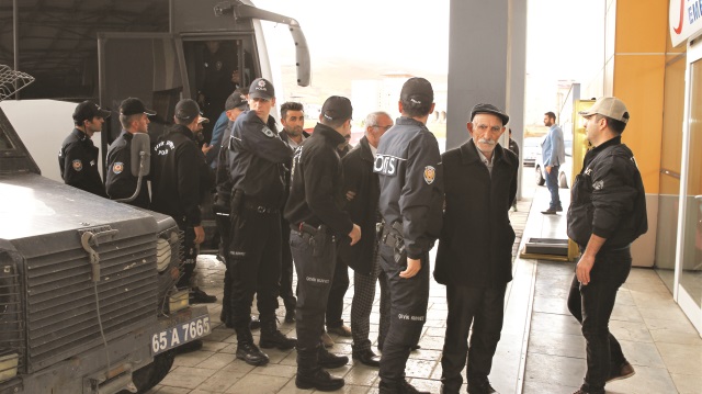 Van merkezli 6 ilde terör örgütü PKK/KCK'ya yönelik operasyonda gözaltına alınan 40 kişinin emniyetteki işlemleri tamamlandı.