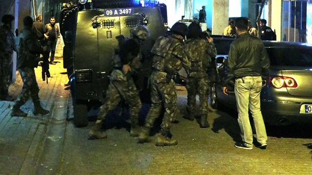 Polis ekipleri, şüphelinin saklandığı inşaata operasyon düzenledi.