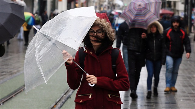 Meteorolojiden bazı illere sağanak yağış uyarısı yapıldı.