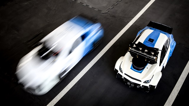 Türk mühendislerin geliştirdiği Platooning teknolojisi ilk olarak maket araçlarda test edildi.