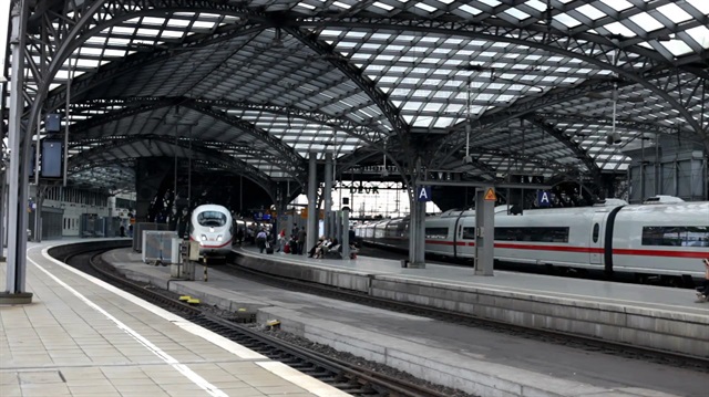 Köln tren garında rehine krizi