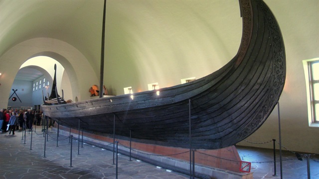 Norveç'te yerin 50 santimetre altında Viking gemisi bulundu