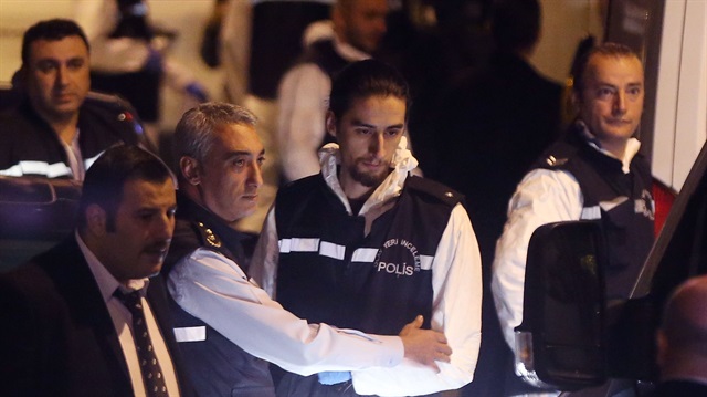 Turkish, Saudi officials at consulate over Khashoggi

