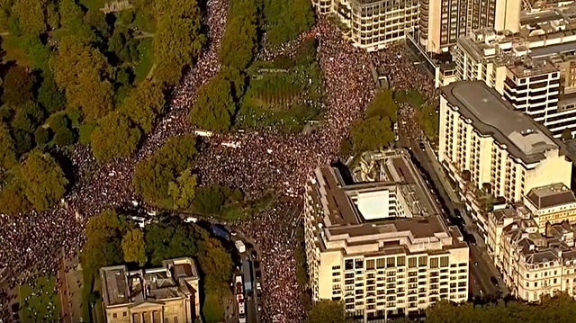 London protesters call for vote on final Brexit deal
