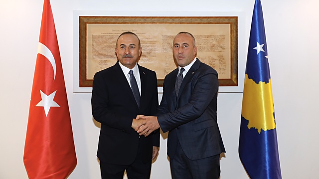 رئيس وزراء كوسوفو يستقبل وزير الخارجية التركي