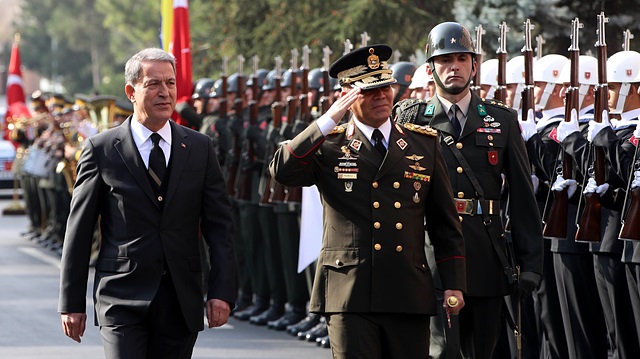 وزير الدفاع التركي يستقبل نظيره الفنزويلي في أنقرة