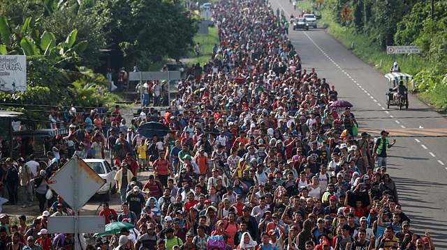 Binlerce göçmen ABD sınırında