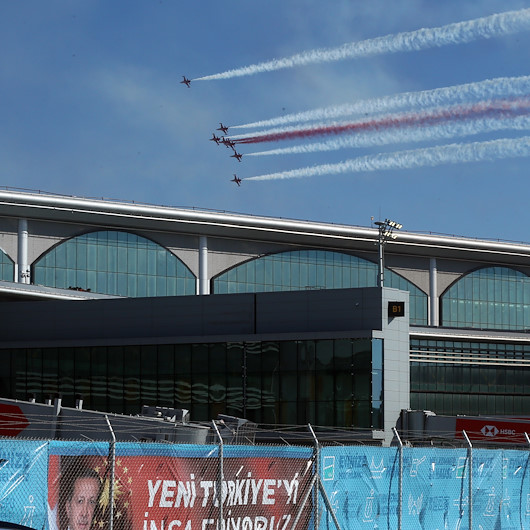 Türk Yıldızları İstanbul Yeni Havalimanı için havalandı