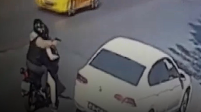 Bakırköyde oto galeriye kurşun yağdırdılar