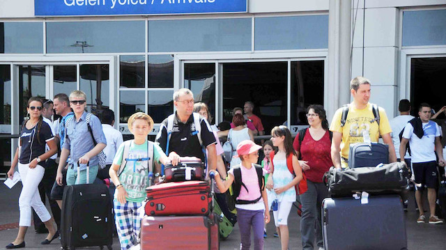 9 ayda 37 milyon turist 23 milyar $ gelir