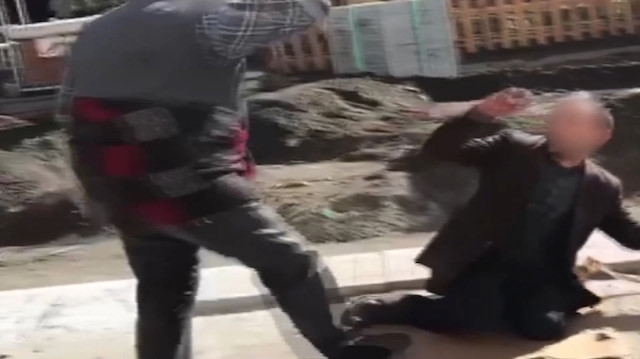 Ağrı’da dilencilerin yer kavgası kamerada