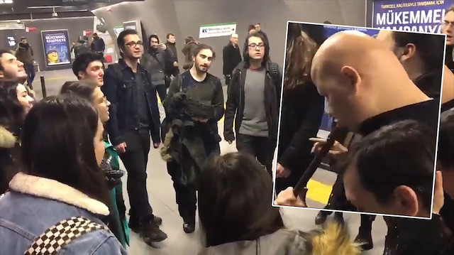 Kaval çalan görme engelli gence Boğaziçi Gençlik Korosu eşlik etti