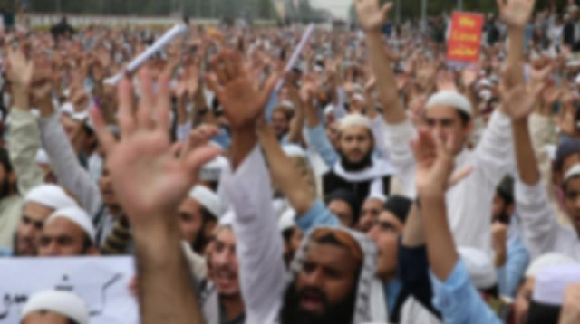 Life back to normal after protests end in Pakistan 