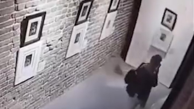 Rus kadınların selfie merakı milyonluk tabloları paramparça etti