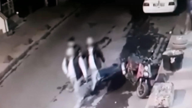 Gaspçılar sahte polis yeleğiyle evlere baskın düzenledi