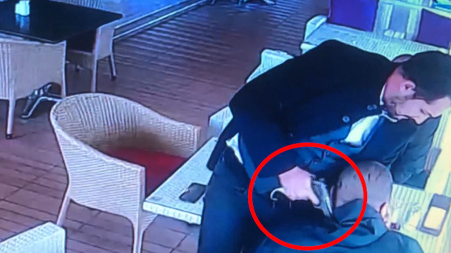 Kızına şantaj yapan adamı kurşuna dizdirdi!
