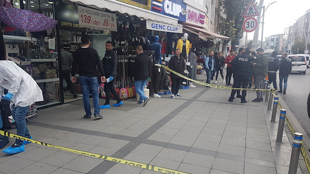 Olay yerinde ekipler incelemelerde bulundu.