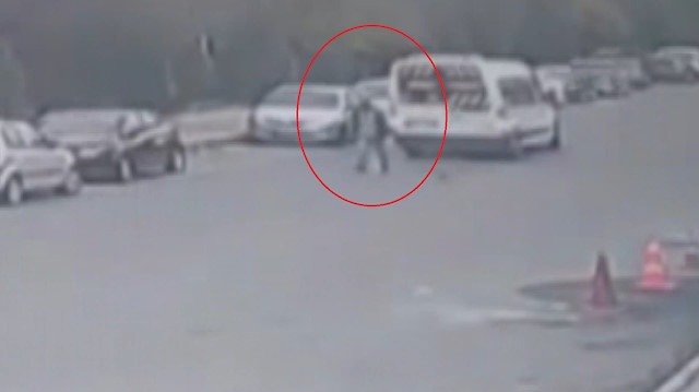 Yaşlı adamı altına alan okul servisi ölümüne neden oldu