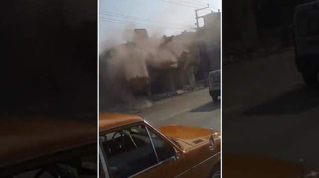 Yıkım sırasında yolun trafiğe kapatılmaması tepkiye neden oldu.