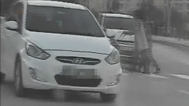 Yayaya yol vermeyen araç radara yakalandı.