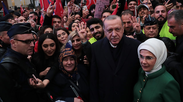 Cumhurbaşkanı Erdoğan'a Fransa'da sevgi seli