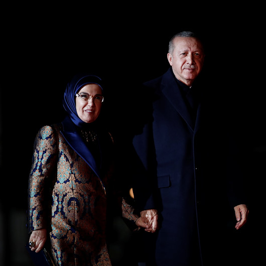 Erdoğan çifti Paris'te onur yemeğine katıldı