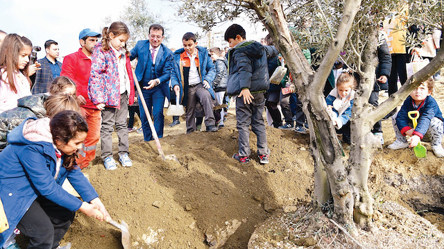 Minikler hem kendi hem de Beylikdüzü’nün geleceği için ağaç diktiler