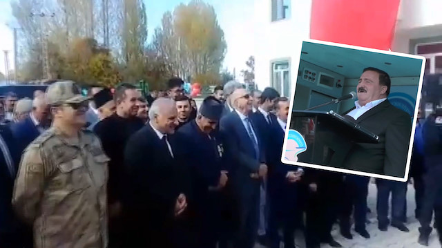 Konuşma yaparken heyecanlanan muhtar protokolü kahkahaya boğdu
