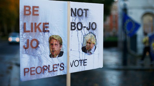 A rain damaged placard in favour of a second Brexit referendum 