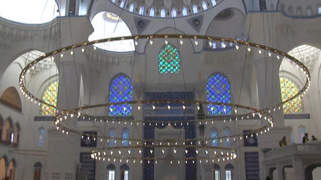 Çamlıca Camii'nde ilk sela okundu