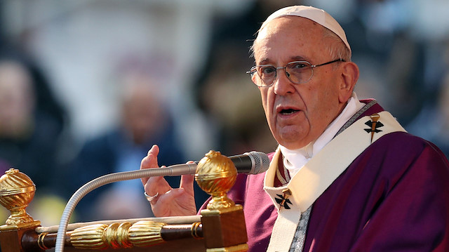Papa Dedikodu yapanlar teröristtir