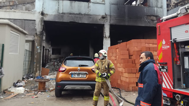 Son dakika: Şirinevlerde AVMde yangın çıktı Son dakika: Şirinevlerde AVMde yangın çıktı