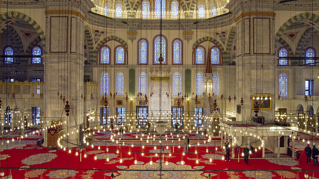  Istanbul's Fatih Mosque